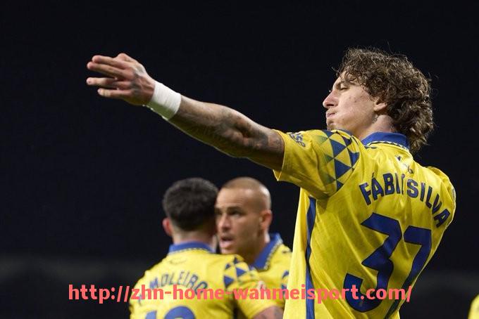 完美体育官方网站-英超球队小名：英超球队的昵称与球迷文化